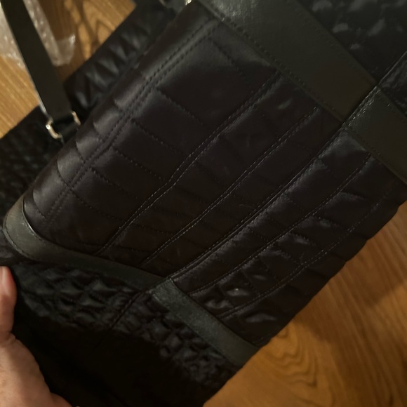 Henri Bendel quilted croc tote, black, new in wrappings. - Picture 3 of 7